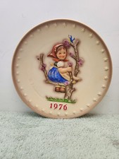 Goebel M.J. Hummel Annual Collector Plate - 1976 Apple Tree Girl