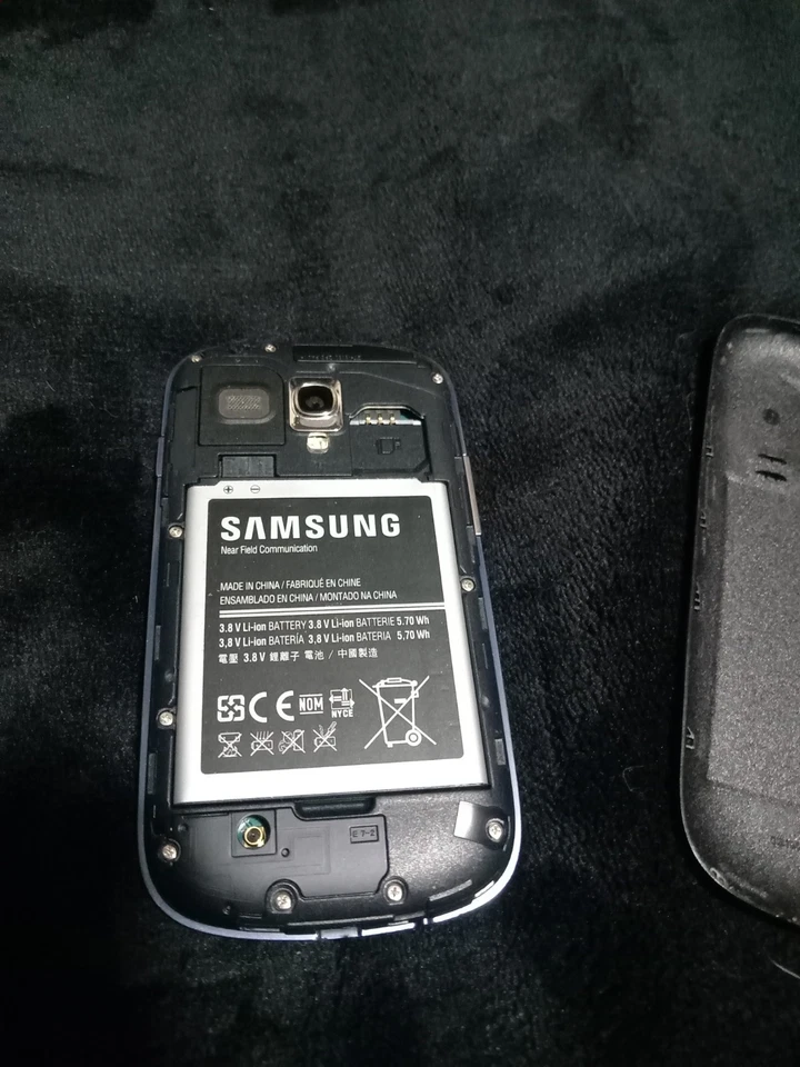 Samsung Galaxy S III mini GT‑I8190N Android Smartphone, photo 3 of 5