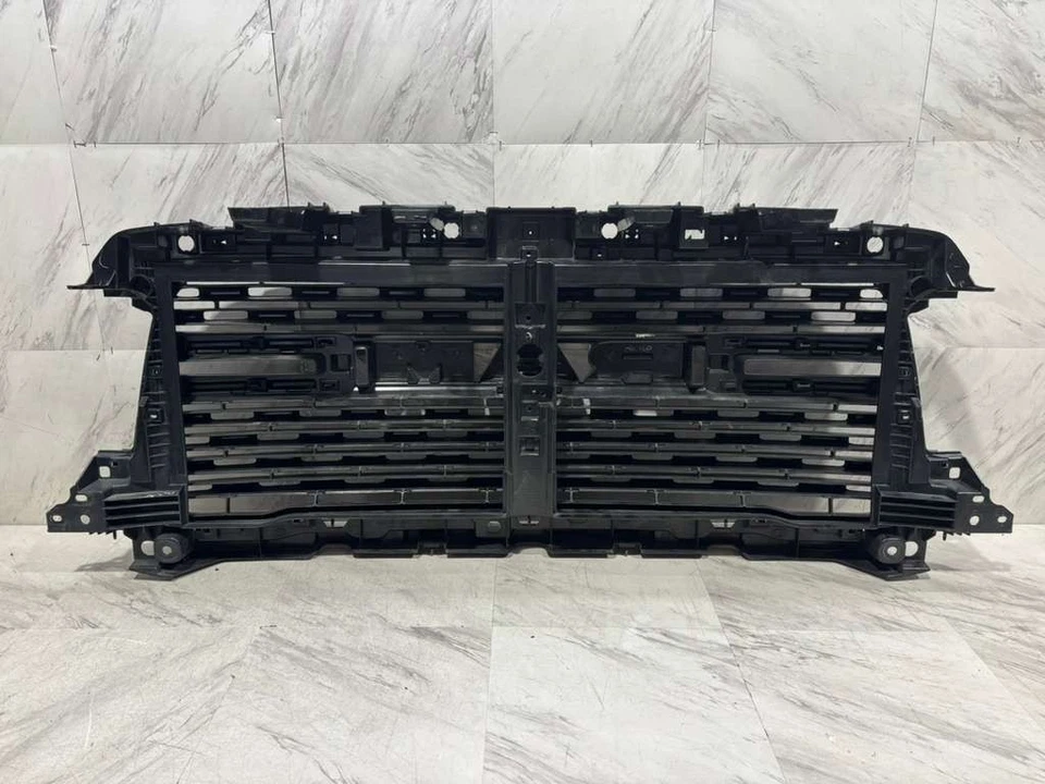 Dodge Ram 2500 3500 2019 2024 montaje de rejilla OEM parrilla central delantera 68386825af Foto 2 de 4