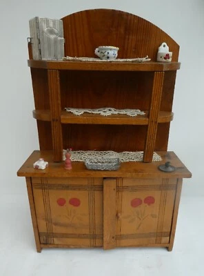 Jouet ancien armoire bois type buffet de poupée garnie bougeoir, encrier…. 1950 - Photo 1/4