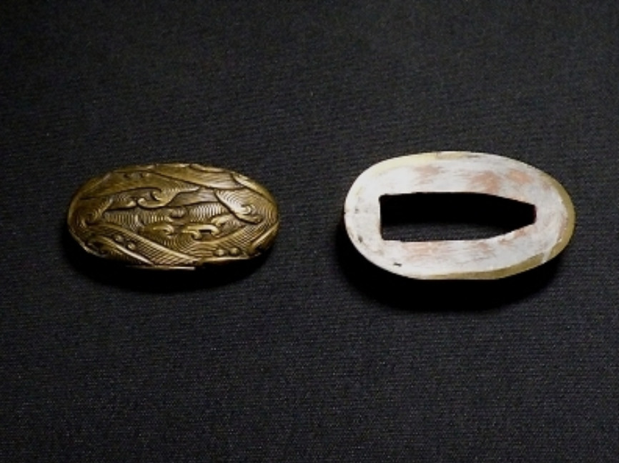 Fuchi Kashira Whitecaps Waves Fine Carving Japanese Sword Fitting Edo Antique