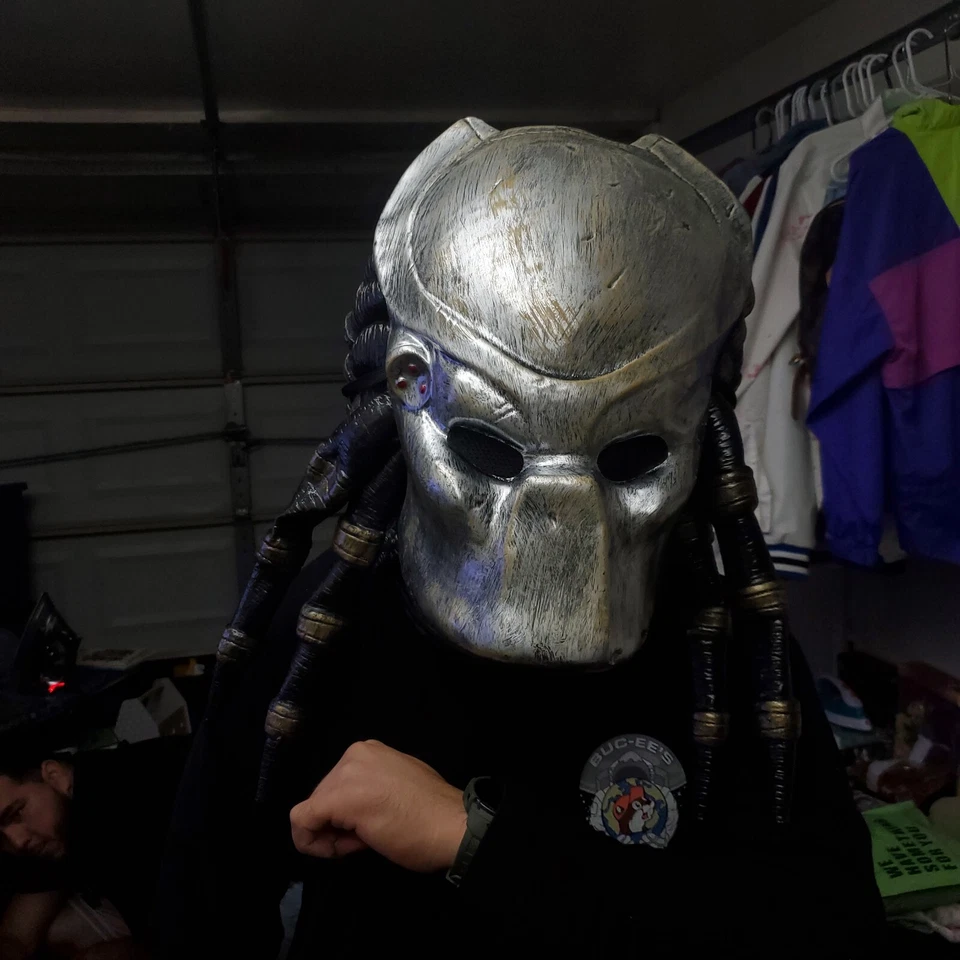 Predator Elder Alien vs Predator 100% Full Latex Mask w Face Plate - Image 3 of 3