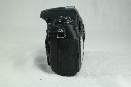 NIKON D300 As-is for parts or repair - Photo 4 sur 6