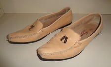 Salvatore Ferragamo Womens Sz 7 B Narrow Beige Leather Loafers Moccasins