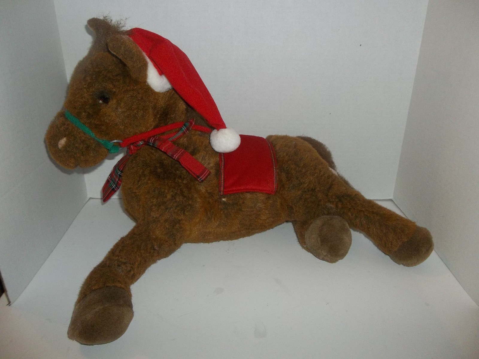 peluche dakin huggables jessie marrone cavallo di natale pony con cappello babbo natale