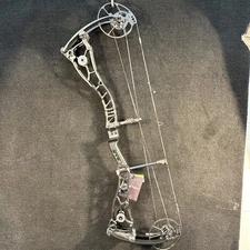 Bowtech Proven 34 RH 60-70lb 25"-30" Black Hunting Target Compound Bow