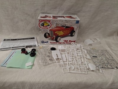 Revell 2893 1/25 Goodguys Rod & Custom 1932 Ford Roadster High Boy Open Box