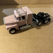 Ford 9000 Pink Semi Truck Model - Pre Assembl...