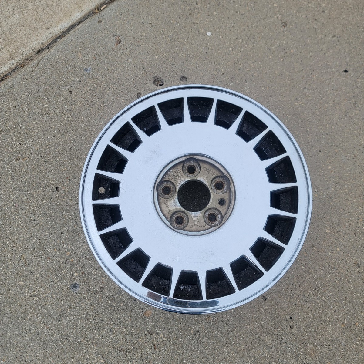 Volvo 740 Original Chrome Rim Nice 15x6 Germany 6Jx15x25 940