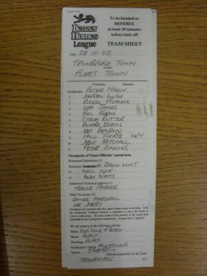 28.10.1995 Official 'Referee' Teamheet: Trowbridge Town v Fleet Town - Actual '