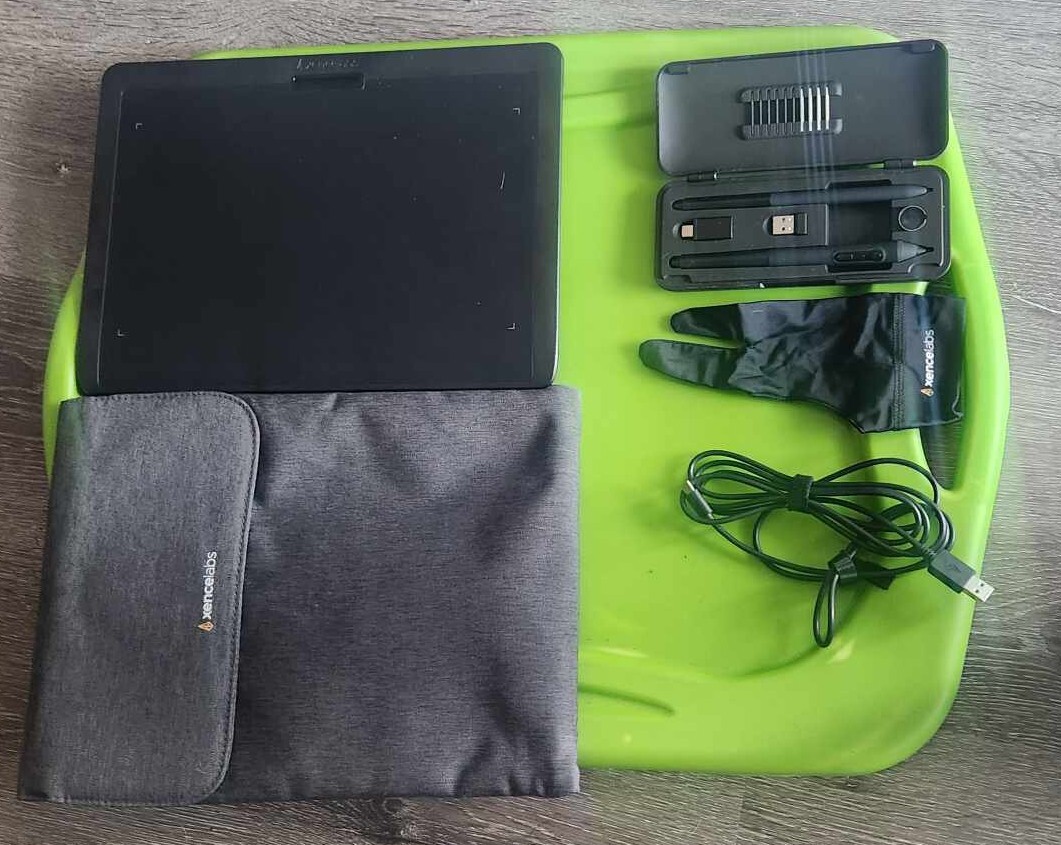 XenceLabs Pen Tablet Medium Bundle with Quick Keys. Only XenceLabs Pen Tablet Medium Bundle with Quick Keys. Only