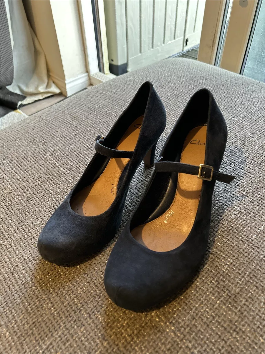 Clark Ladies Blue Shoes Size 8 Wide
