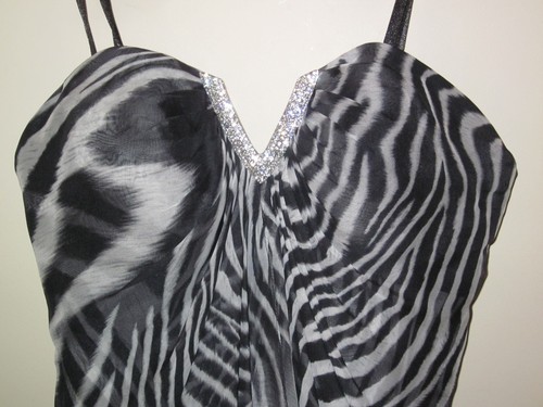 Abito in chiffon senza spalline stampa zebrata ombreggiata La Femme Fashions taglia 6 $258 - Foto 6 di 7