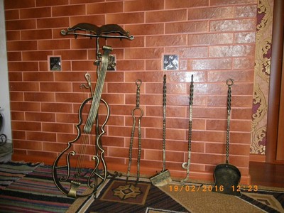 Set D'outils De Cheminée Style Violon - Déco Et Accessoires Pour Foyer - Métal Forgé