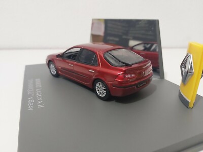 RENAULT LAGUNA PHASE 2 II POLICE ANGLAISE UNIVERSAL HOBBIES NEW 1/43 UK ENGLAND