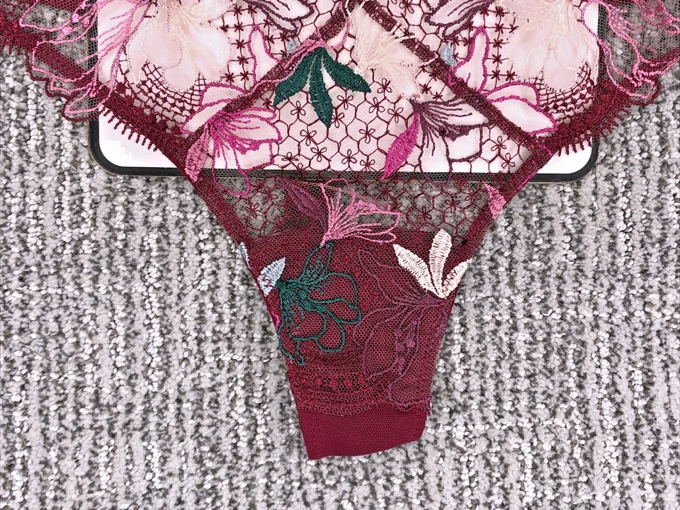 Victoria's Secret Tanga Panty Grande Borgoña Floral Bordado Malla Muy Sexy Nuevo con Etiquetas Foto 3 de 4