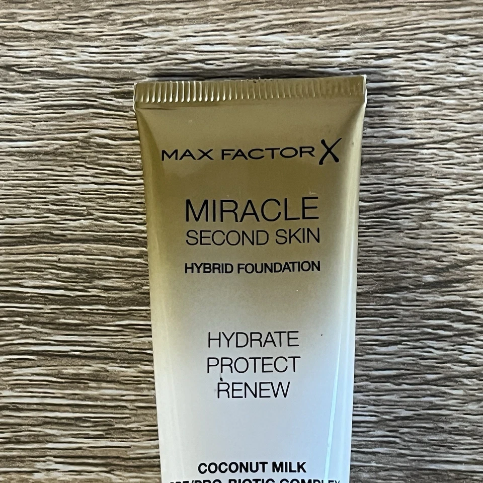 MAX FACTOR MIRACLE SECOND SKIN HYBRID FOUNDATION SPF 20 - Fair No 01 - Image 3 of 4