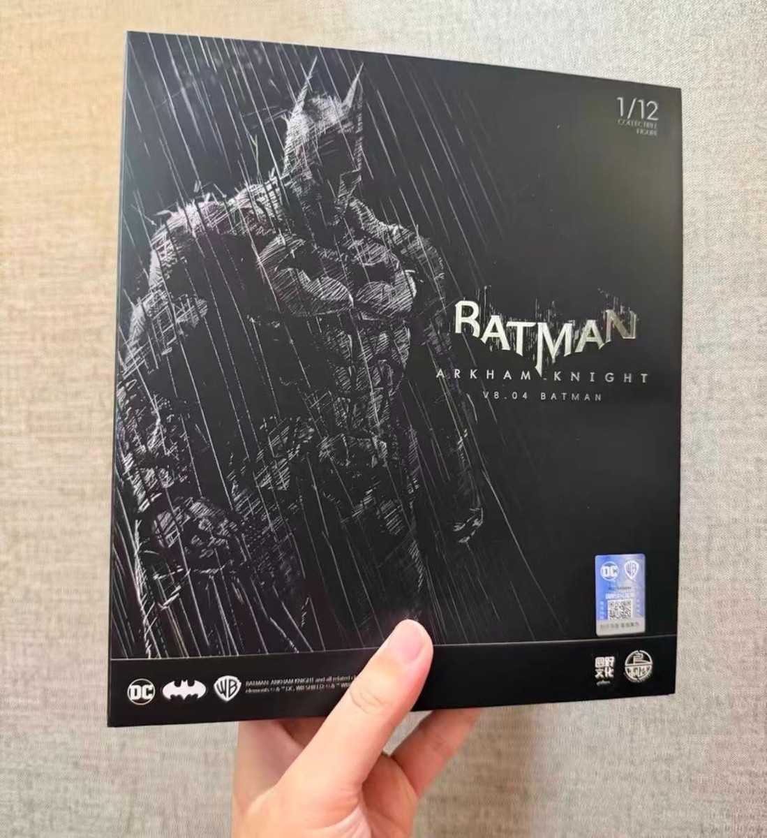 LPZZ DC Batman Arkham Knight V8.04 Batman 1/12 Action Figure Model