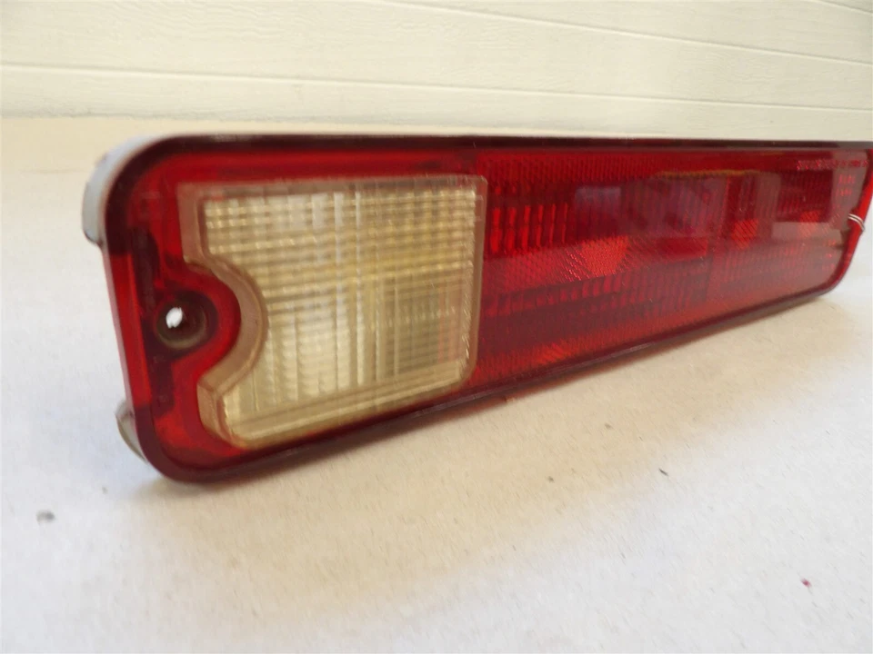 PONTIAC LEMANS 78 STATION WAGON LUZ TRASERA DERECHA MONTAJE LADO PASAJERO DERECHO Foto 2 de 4
