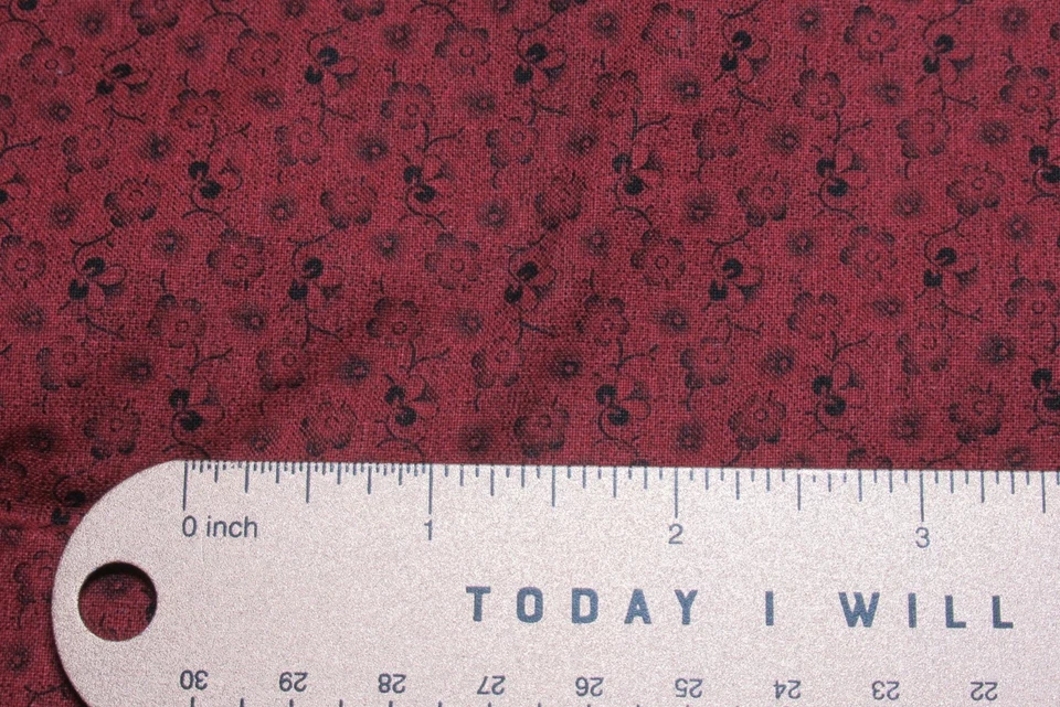 Tela de muelles 100 % algodón FAT QUARTER flores negras sobre rojo borgoña Foto 2 de 4