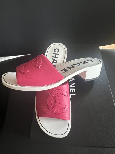 NEW! CHANEL 22S DARK PINK LEATHER CC MULES SANDALS SHOES 39 - Picture 8 of 10