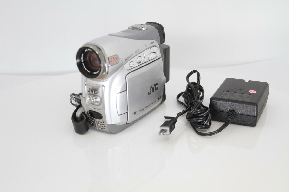 JVC PAL MiniDV Camcorder - 25x Optical Zoom - Video Transfer JVC PAL MiniDV Camcorder - 25x Optical Zoom - Video Transfer