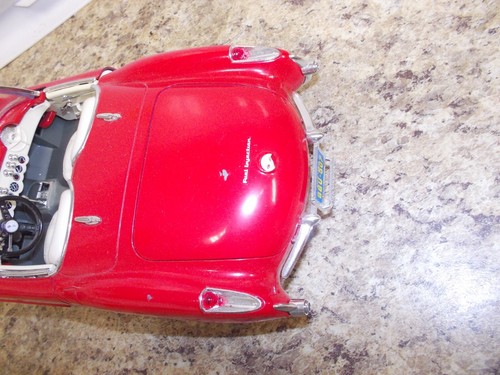 Burango 1957 Chevrolet Corvette Die Cast Metal Convertible Car 1/18 Out of Box - Picture 3 of 14