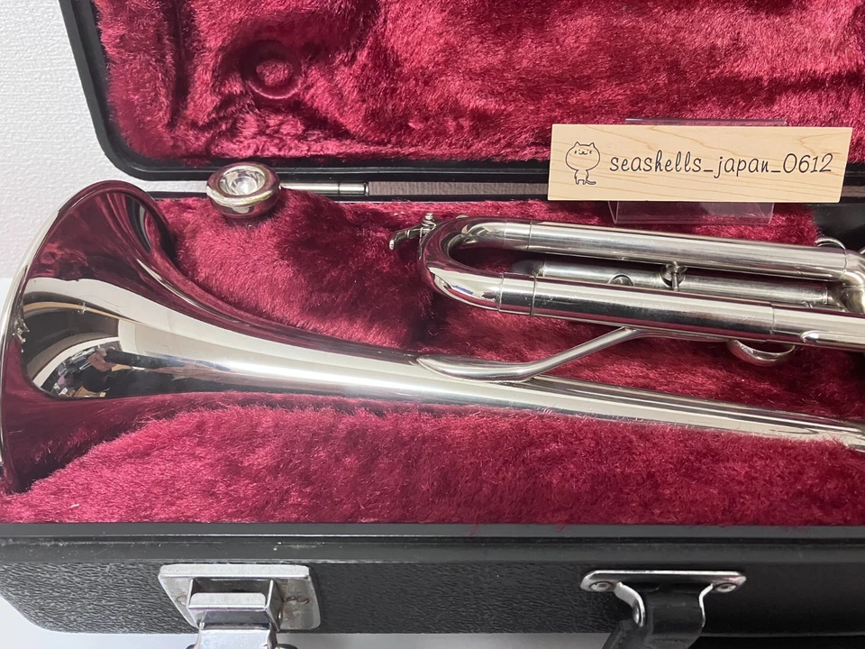 雅马哈 YTR-1310 小号盒银色镍口和平带硬壳日本制造 — 第 2/4 张图片