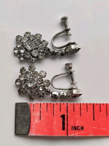 Vintage Rhinestone Silver Dangle Earrings Screw Back Floral Flower Cluster 1.25" - Picture 4 of 4