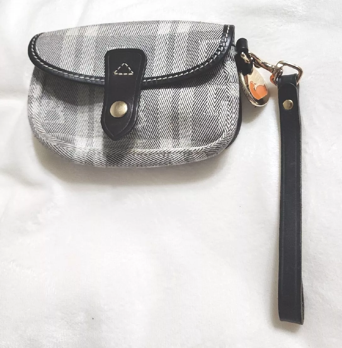 Dooney and bourke black wristlet clearance