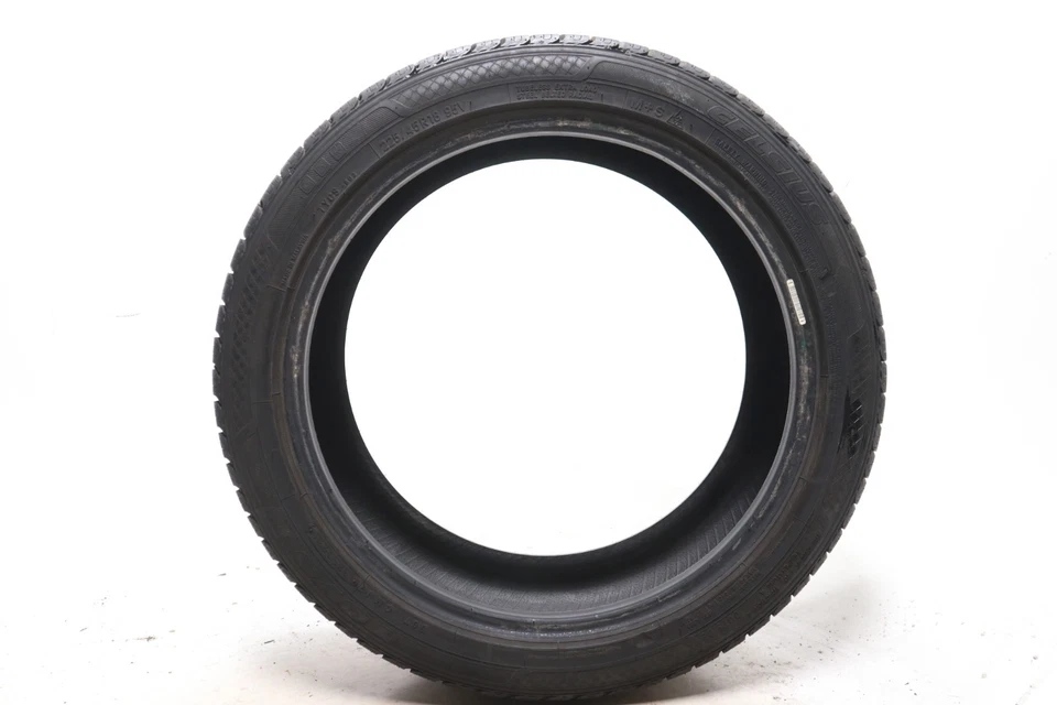 Toyo Celsius 225/45R18 usado - 95V - 9,5/32 sin reparaciones Foto 4 de 4