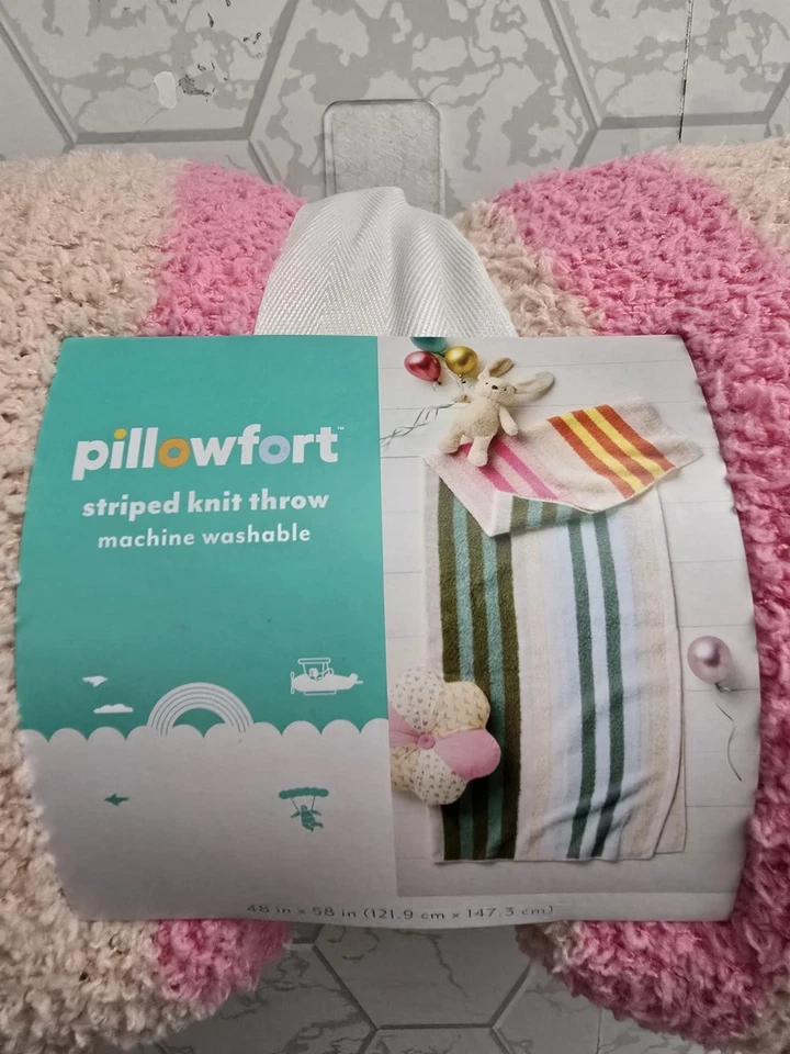 Manta de punto a rayas para niños de 48"x58" Pillowfort, nueva Foto 2 de 4