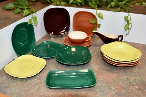 Red Wing Pottery PLATES 5 BOWLS GRAVY COFFEE CUP SAUCER BUTTER Quartette Concord