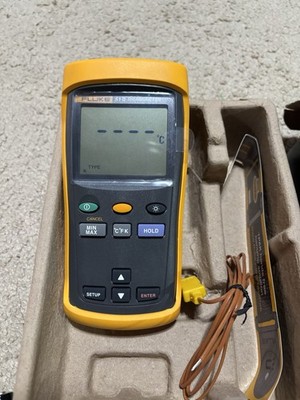 Fluke Thermocouple Thermometer 51-II W/80 Pk-8 And 80 Pk-10