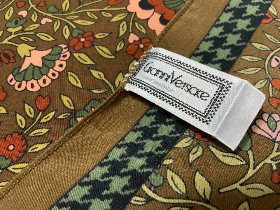 Cuadrado de Bolsillo Gianni Versace Marrón con Verde, Rosa Flores Estampado Seda 22" PEC Foto 4 de 4