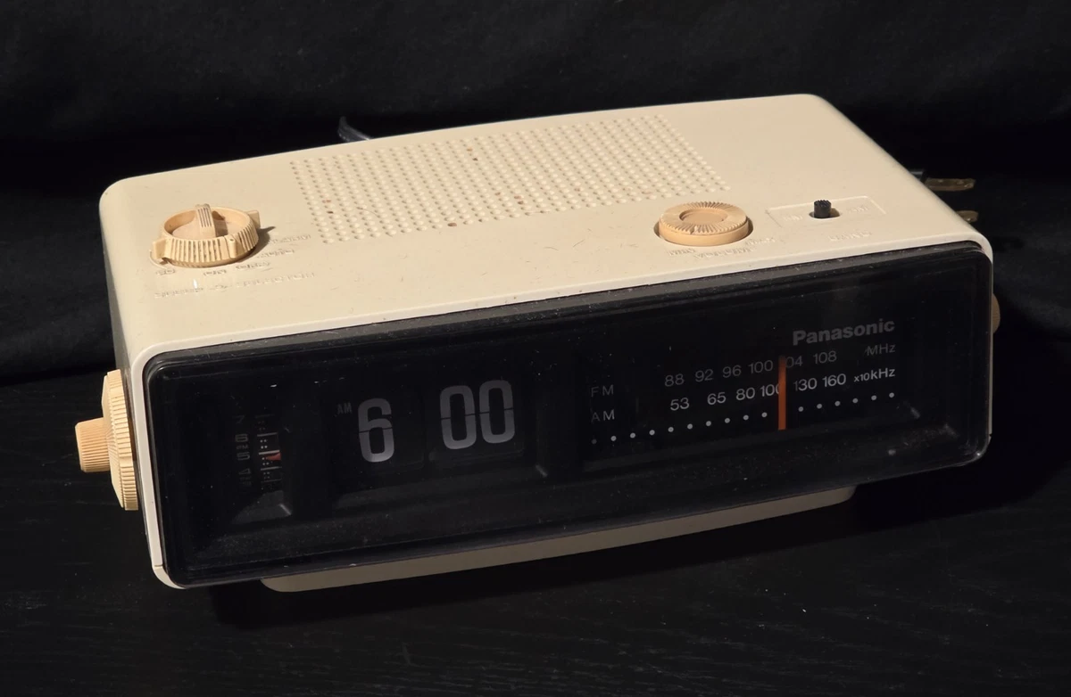 Panasonic Collectible Vintage Alarm Clocks & Clock Radios 1970