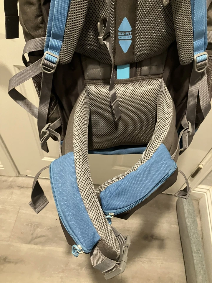 Mochila de viaje High Sierra Pathway Framework azul 90L nueva sin etiquetas. Foto 2 de 4