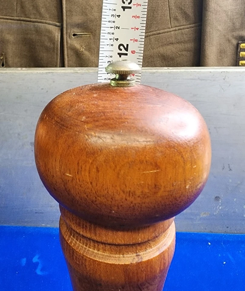 Vintage Mid Century Baribocraft Wood 12" Pepper Grinder Mill & Salt Shaker Set - Image 4 of 4