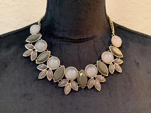 Banana republic deals necklace ebay