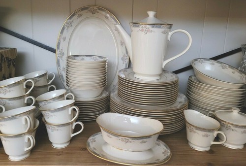 3 - Lenox Somerset Gray & Pink Flowers Gold Trim BREAD & BUTTER DESSERT PLATES - Picture 6 of 6