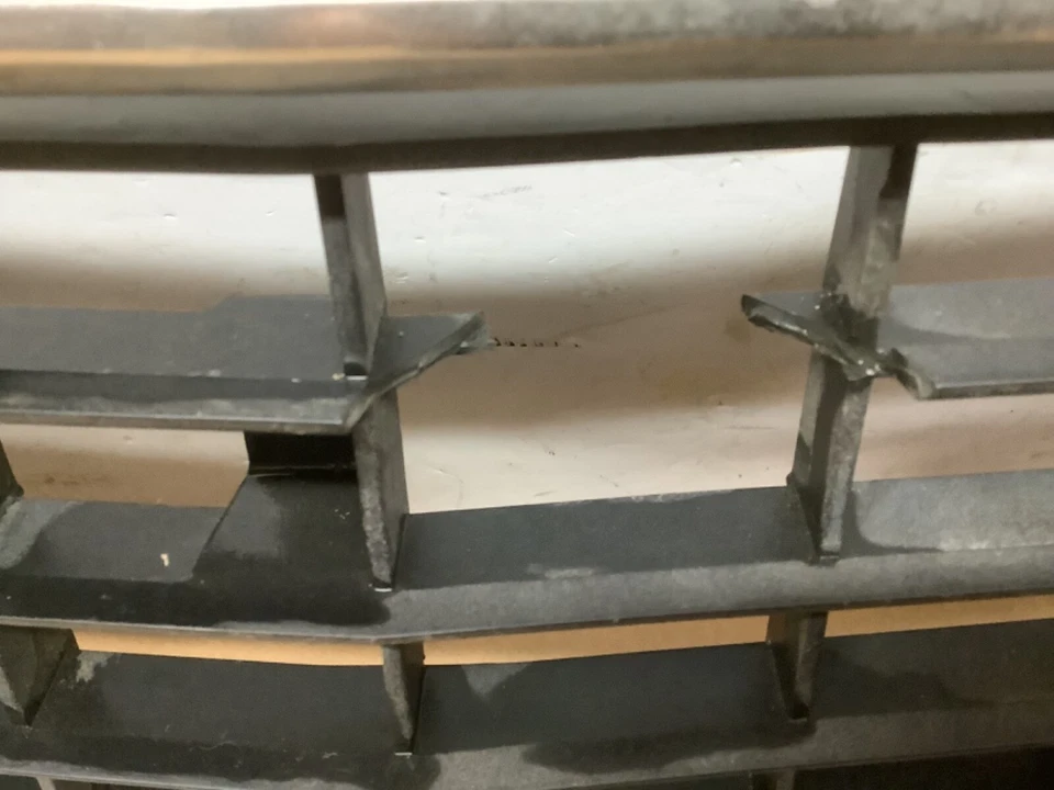 75-78 FORD MUSTANG II PARRILLA DELANTERA CON LUCES DE LÁMPARA OEM 76 77 Foto 2 de 4