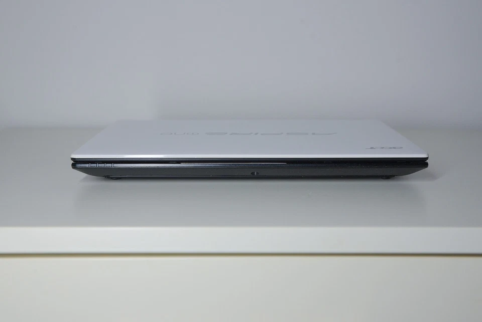 USATO FUNZIONANTE NETBOOK PORTATILE LAPTOP ACER ASPIRE ONE D255 COLORE BIANCO - Immagine 3 di 4