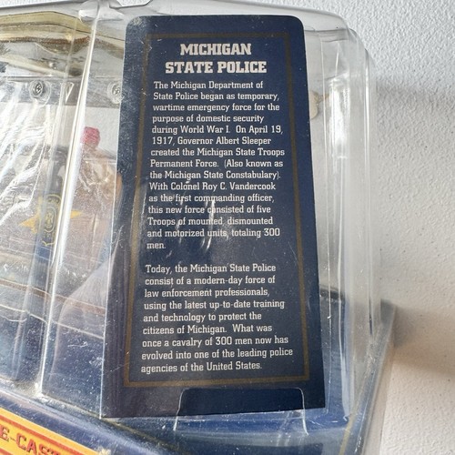 Code 3 Police Car Ford Crown Victoria 1/24 Michigan State Patrol W/Patch - Picture 4 of 8