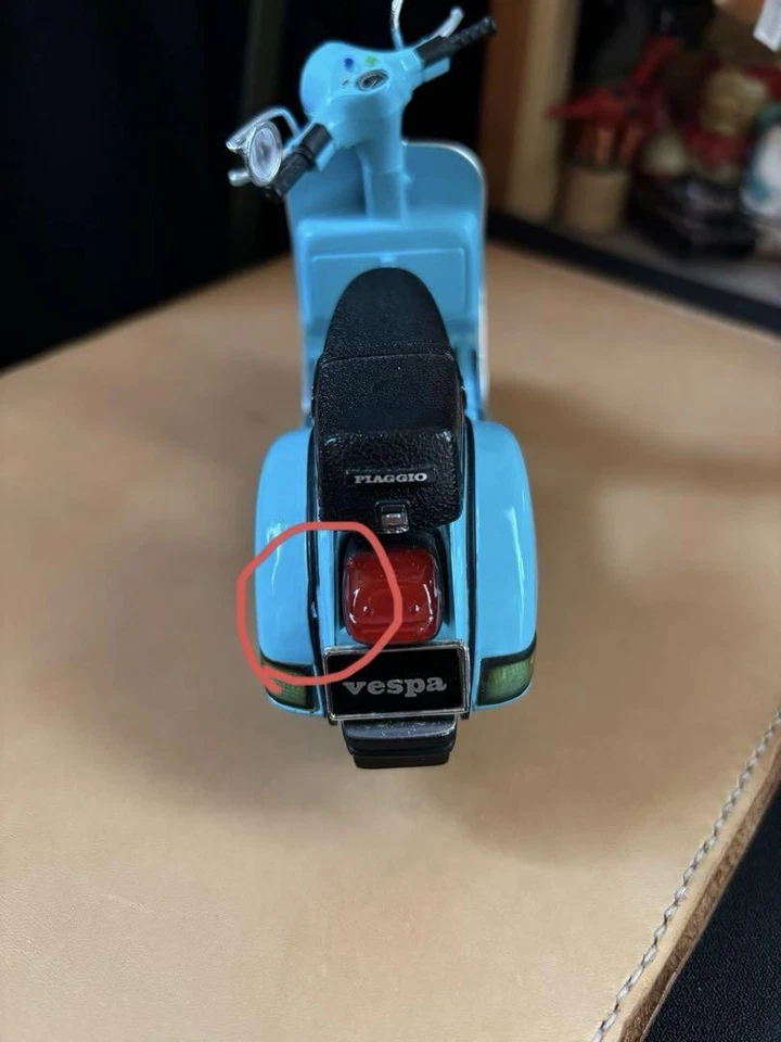 New-Ray Vespa небесно-голубой масштаб 1/12 литая модель скутера коллекционная игрушка-дисплей - Изображение 4 из 4