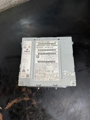 MERCEDES C200 W205 2016 SAT NAV RADIO CD HEAD UNIT A2059003729 2015-2018 - Image 1 of 4
