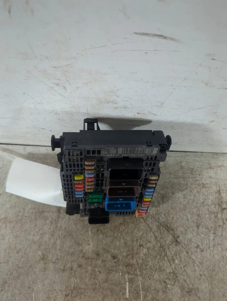 Citroen Ds5 Hybrid 2011-2015 1997 Fuse Box (in Engine Bay) P88 - Image 4 of 4
