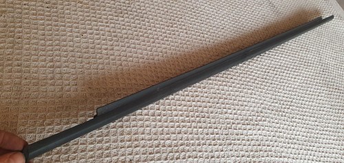 Vauxhall Opel Astra H Mk5 Driver Right Upper Front Door Window Waist Moulding - Picture 2 of 13