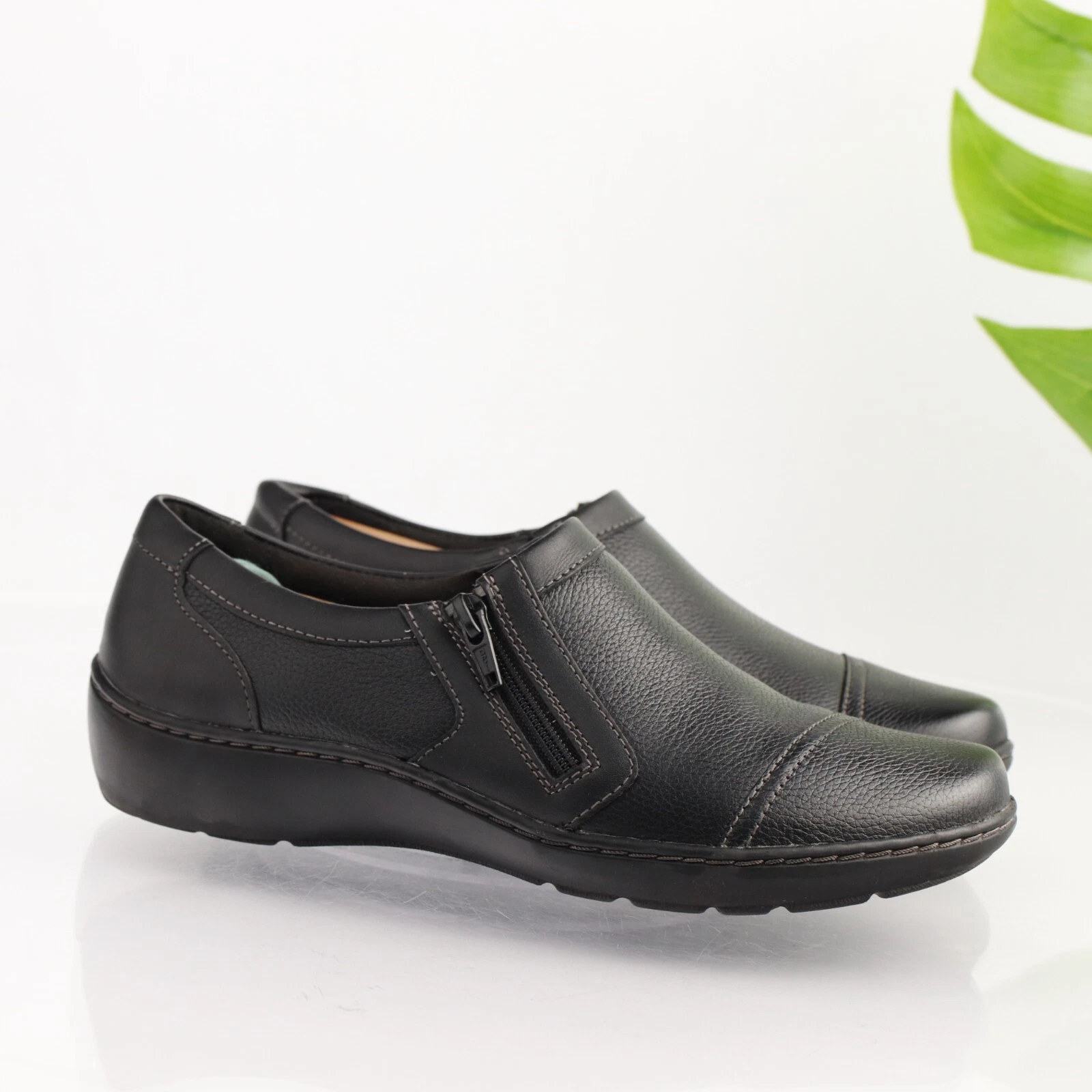 Mocassino Clarks donna Cora Giny taglia 7 LARGO nero pelle zip scarpe basse