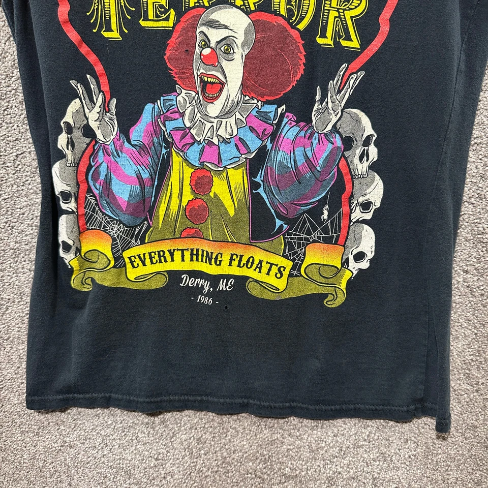 IT Pennywise 小丑图形娃娃 T 恤女式小号 Gildan Stephen King — 第 4/4 张图片