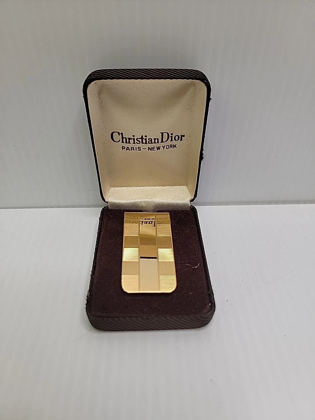 Porte monnaie vintage CHRISTIAN DIOR Paris New York ton or brossé
